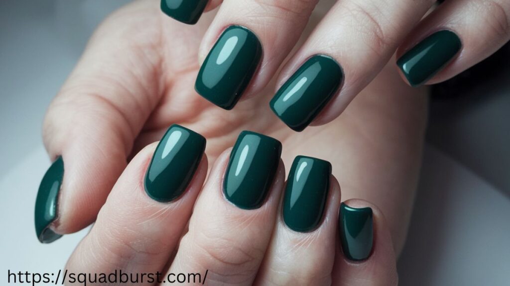 24 Stunning Forest Green Nail Designs for a Fall Makeover